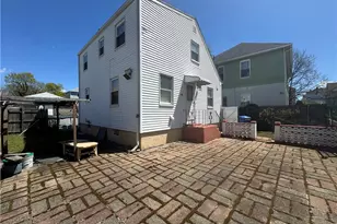 215 Roosevelt St, Providence, RI 02909 - Photo 2