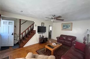 215 Roosevelt St, Providence, RI 02909 - Photo 4