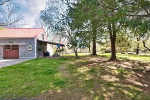 433 E Rd, Tiverton, RI 02878 - Photo 14
