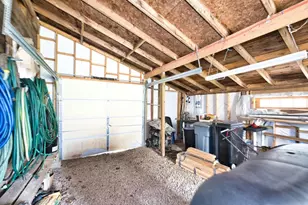 433 E Rd, Tiverton, RI 02878 - Photo 20