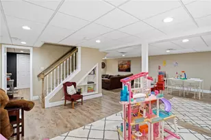 355 Larchwood Dr, Warwick, RI 02886 - Photo 44