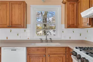 175 Monroe St, Warwick, RI 02888 - Photo 14