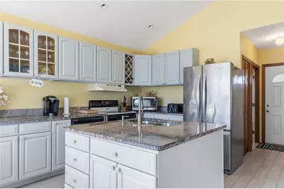 10 Parkman Avenue, Narragansett, RI 02882 - Photo 12