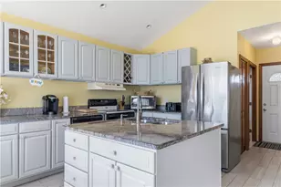 10 Parkman Ave, Narragansett, RI 02882 - Photo 12