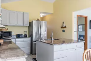 10 Parkman Ave, Narragansett, RI 02882 - Photo 14