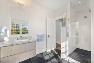 424 3rd Beach Rd, Middletown, RI 02842 - Photo 38