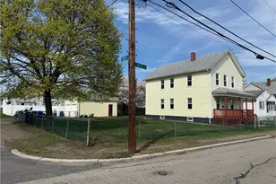 142 Carter Ave, Pawtucket, RI 02861 - Photo 2