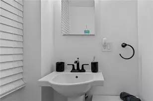 13 Sherman St, Newport, RI 02840 - Photo 12