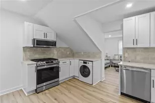 13 Sherman St, Newport, RI 02840 - Photo 34