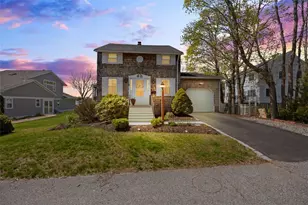 25 King Philip Ave, Barrington, RI 02806 - Photo 1