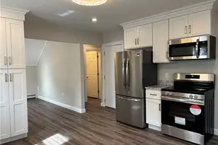 13 Ethel St, Blackstone, MA 01504 - Photo 4