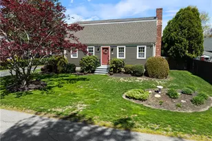43 Academy Ave, Bristol, RI 02809 - Photo 1