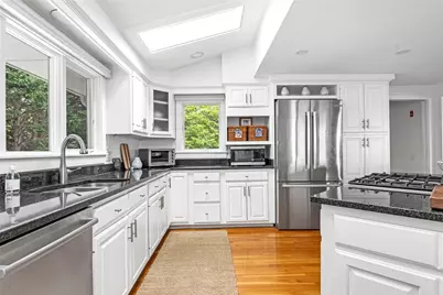 25 Appian Way, Barrington, RI 02806 - Photo 10