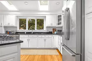 25 Appian Way, Barrington, RI 02806 - Photo 12