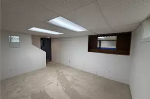 714 Willett Ave, East Providence, RI 02915 - Photo 14