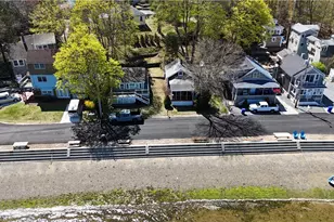 24 Harrison St, Bristol, RI 02809 - Photo 8