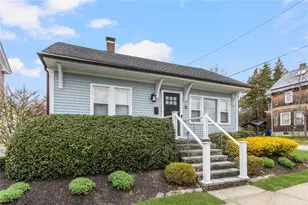 11 Eustis Ave, Newport, RI 02840 - Photo 2