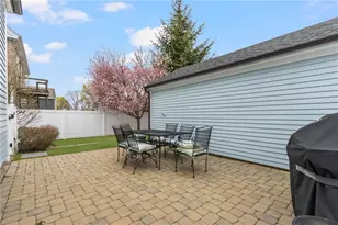 11 Eustis Ave, Newport, RI 02840 - Photo 6