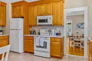 1102 Buttonwoods Ave, Warwick, RI 02886 - Photo 6