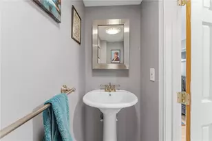 91 Evergreen St, Providence, RI 02906 - Photo 16