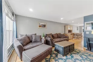 91 Evergreen St, Providence, RI 02906 - Photo 8