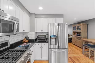 91 Evergreen St, Providence, RI 02906 - Photo 12