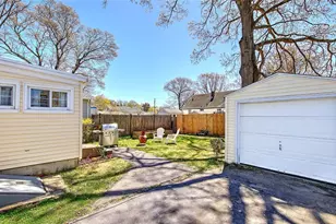 40 Northup St, Warwick, RI 02889 - Photo 22