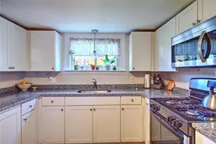 40 Northup St, Warwick, RI 02889 - Photo 6