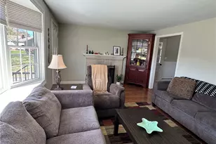 132 Scenic Dr, Cranston, RI 02920 - Photo 6