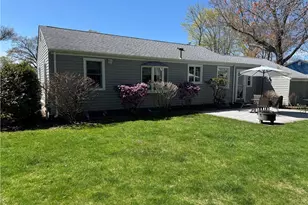 132 Scenic Dr, Cranston, RI 02920 - Photo 42