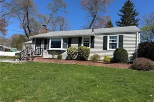 132 Scenic Dr, Cranston, RI 02920 - Photo 2