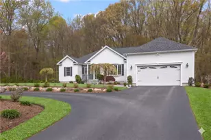 136 Rome Ct, Cranston, RI 02921 - Photo 4