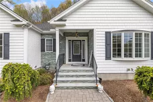 136 Rome Ct, Cranston, RI 02921 - Photo 6