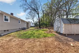 45 Winthrop Rd, Warwick, RI 02888 - Photo 4