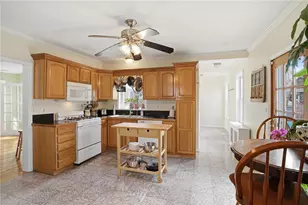 77 Majestic Ave, Warwick, RI 02888 - Photo 4