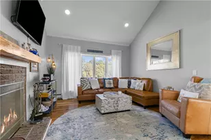 391 Valley Rd, Middletown, RI 02842 - Photo 10