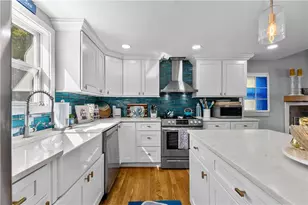 391 Valley Rd, Middletown, RI 02842 - Photo 12
