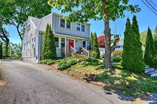 7 Hemlock Dr, Johnston, RI 02919 - Photo 2