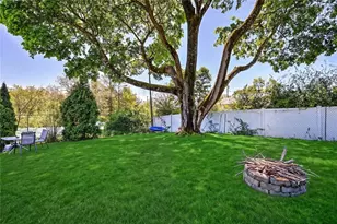 7 Hemlock Dr, Johnston, RI 02919 - Photo 28