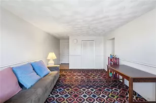 29 Woodbine St, Pawtucket, RI 02860 - Photo 2