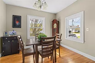 9 Mason Ave, Bristol, RI 02809 - Photo 6