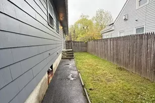 91 Fallon Ave, Providence, RI 02908 - Photo 6