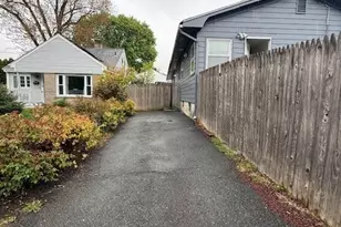 91 Fallon Ave, Providence, RI 02908 - Photo 8