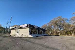 650 Greenwich Ave, Warwick, RI 02886 - Photo 1