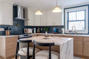 7 Dearborn St, Newport, RI 02840 - Photo 2