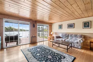 316 Court House Ln, Burrillville, RI 02859 - Photo 4
