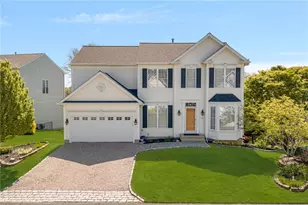 61 Schooner Cove Ln, Narragansett, RI 02882 - Photo 2