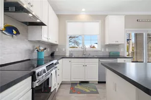 61 Schooner Cove Ln, Narragansett, RI 02882 - Photo 12
