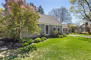 6 Jenks Garden Ln, Barrington, RI 02806 - Photo 2