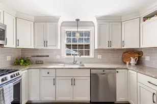 6 Jenks Garden Ln, Barrington, RI 02806 - Photo 12